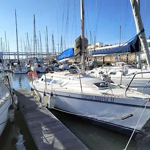 Be Local - Sleep Aboard The Santa Maria Sailing Boat In Apartment Lisbon