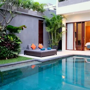 Sally , Canggu Indonésie