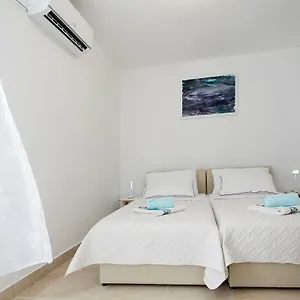 King's Garden Apartment