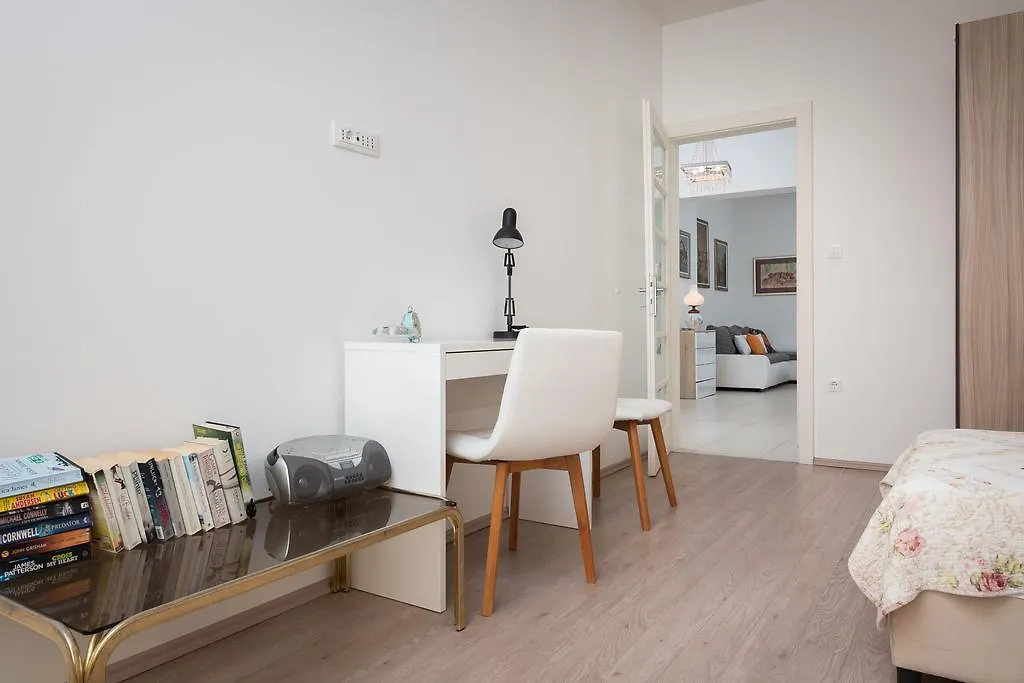 Apartment Vuko Split 0*,
